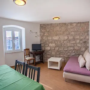  Appartamento Pogled Na Luku