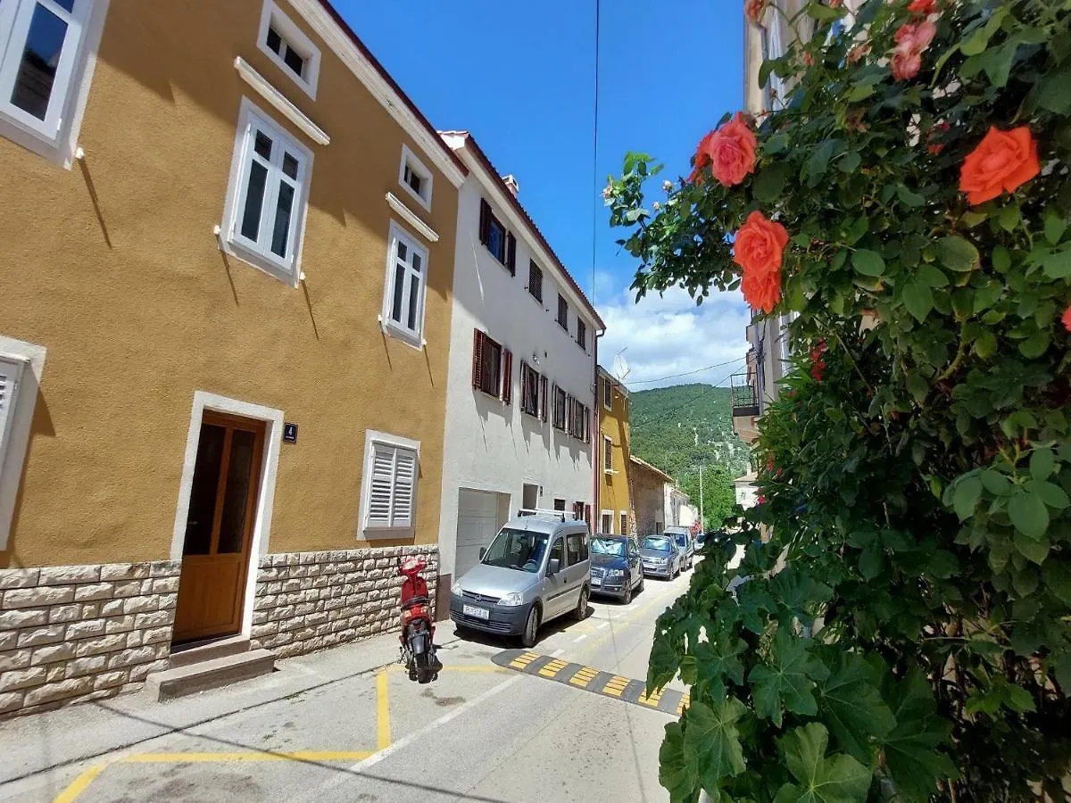 Rooms Argo Cres 0*,  Croazia